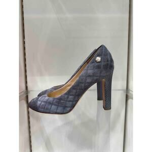 Chic Chanel Grey Quilted Suede Python Cap Toe CC Pumps 38